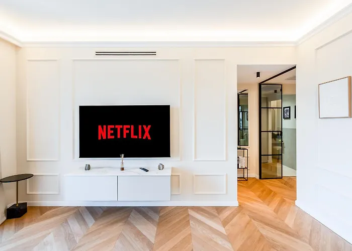 Lumen - Skyline View Attic