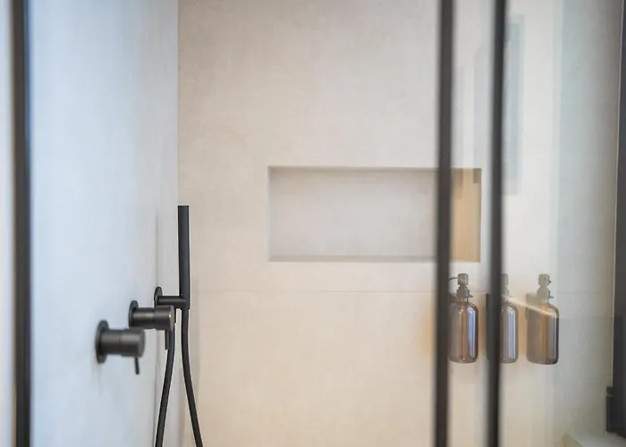 Lumen - Skyline View Attic *