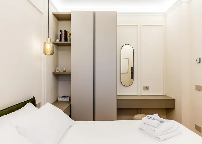 Lumen - Skyline View Attic *