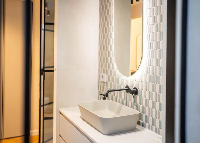 Lumen - Skyline View Attic 아파트