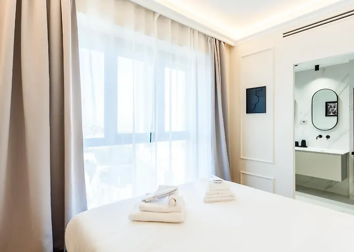 Lumen - Skyline View Attic 아파트