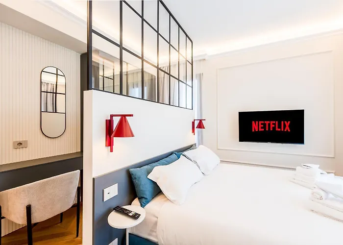 Lumen - Skyline View Attic