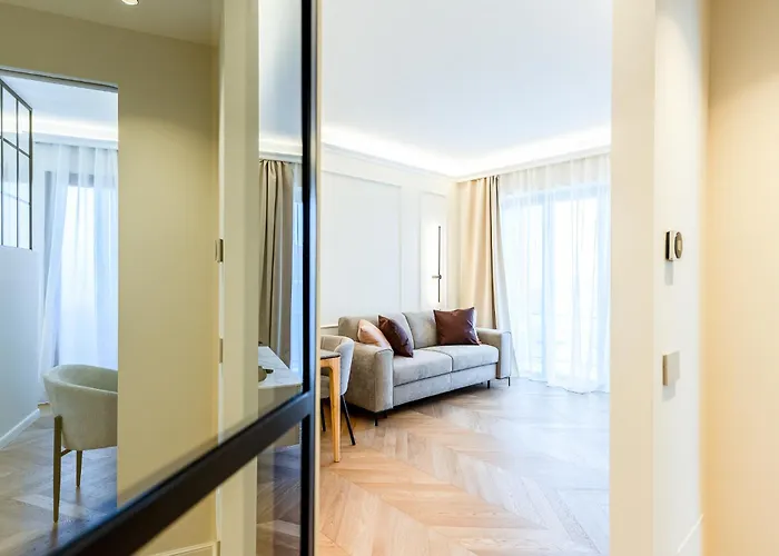 Lumen - Skyline View Attic 아파트 *