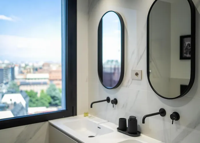 Lumen - Skyline View Attic