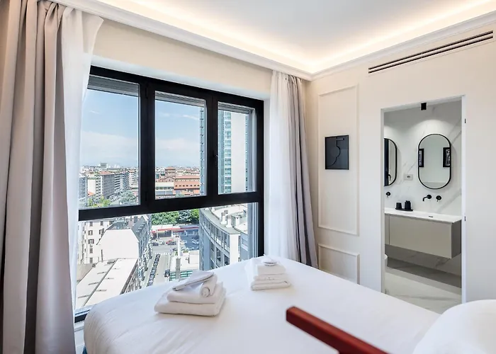 Lumen - Skyline View Attic *