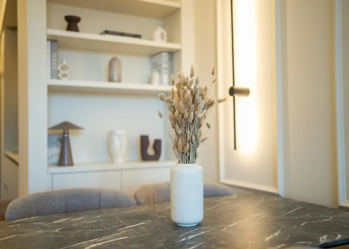 Lumen - Skyline View Attic *