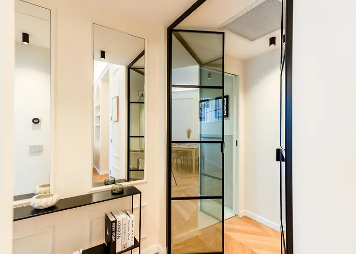 Lumen - Skyline View Attic *