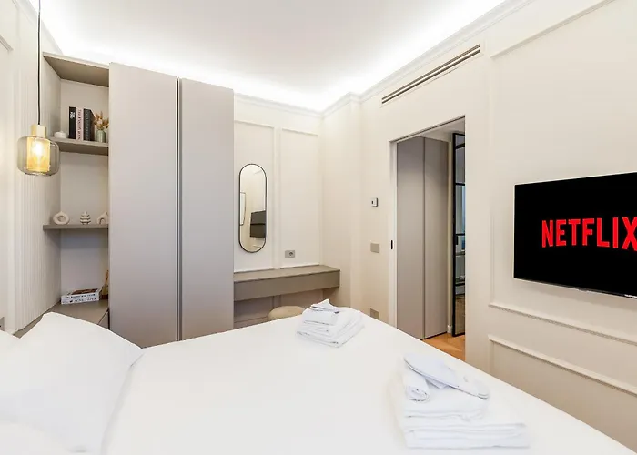 Lumen - Skyline View Attic