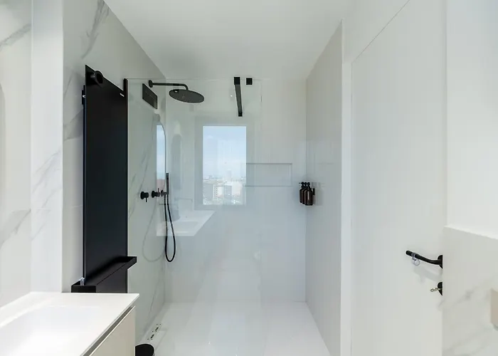 Lumen - Skyline View Attic 아파트