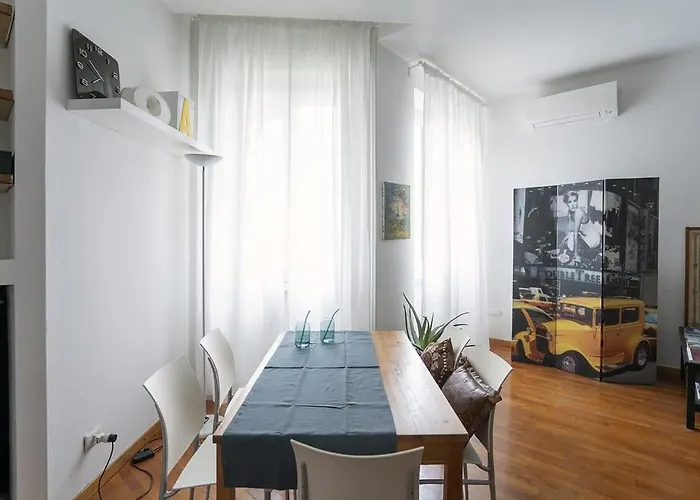 Arts At Porta Romana Apartmán *