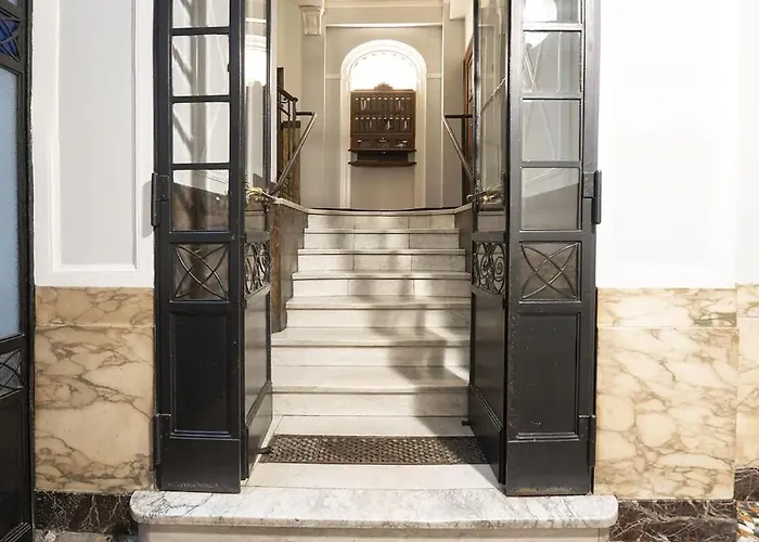 Arts At Porta Romana Apartmán *