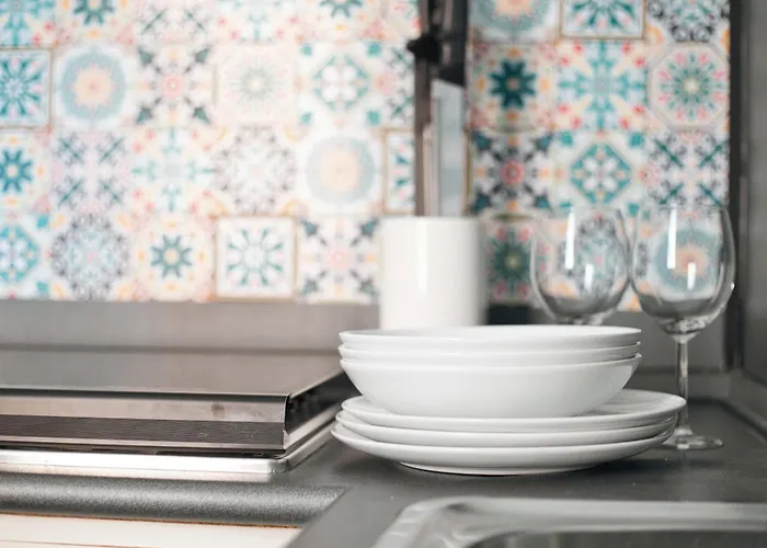 Deltico; 4 Guests In Washington Area