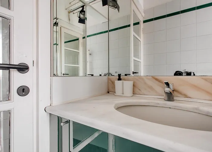 Deltico; 4 Guests In Washington Area