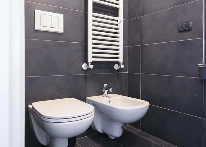 Economico E Strategico A Quattro Fermate Da Piazza Duomo