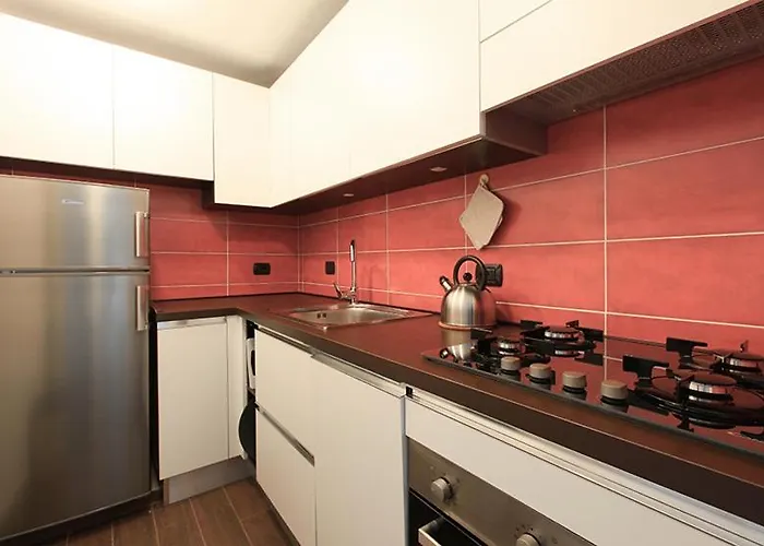 Economico E Strategico A Quattro Fermate Da Piazza Duomo Milano