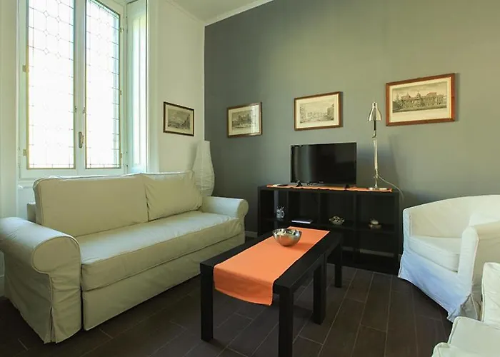 Economico E Strategico A Quattro Fermate Da Piazza Duomo Milano