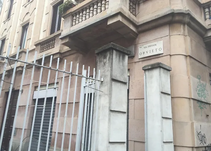 Luxury Art & Chromotherapy Downtown - Free Parking Appartement Milan