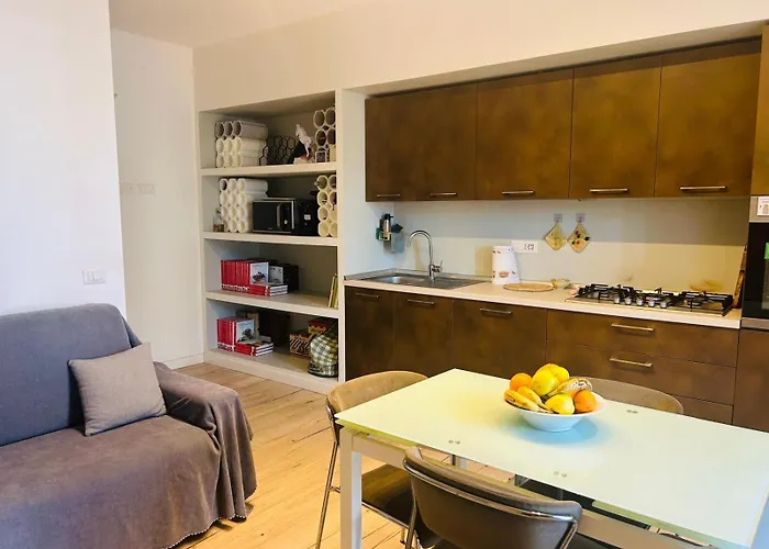 Three 2 Beds, 3rd Bed Available
