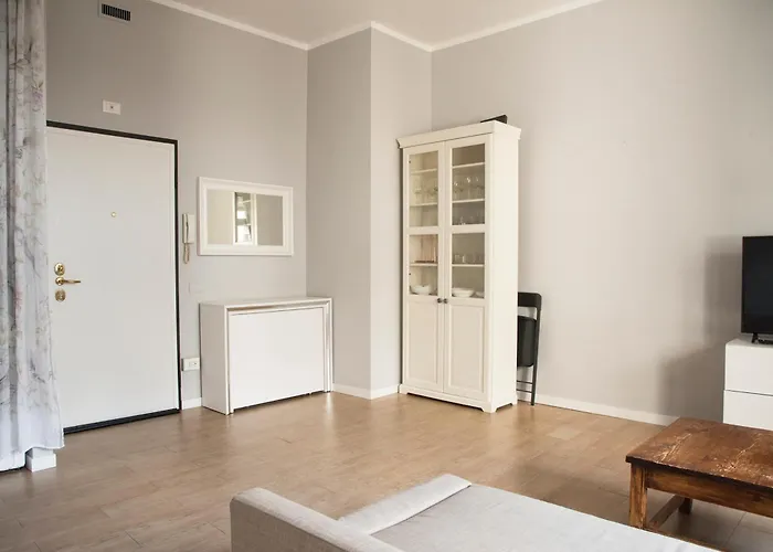 Youhosty - De Angeli מילאנו