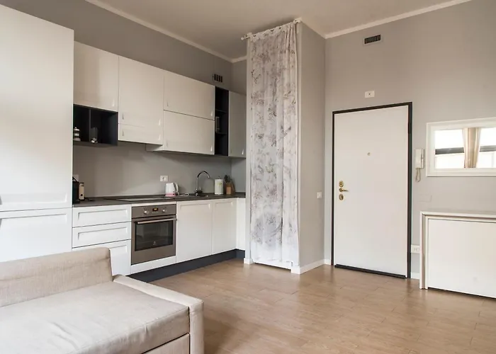 Youhosty - De Angeli * Milaan