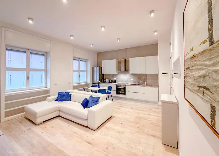 Santa Croce - 10 Mins From Duomo *