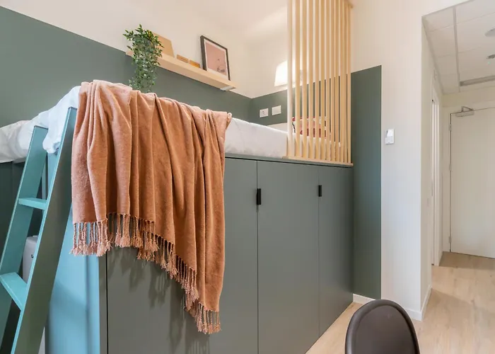 Well-located Campus Near Park * Milano