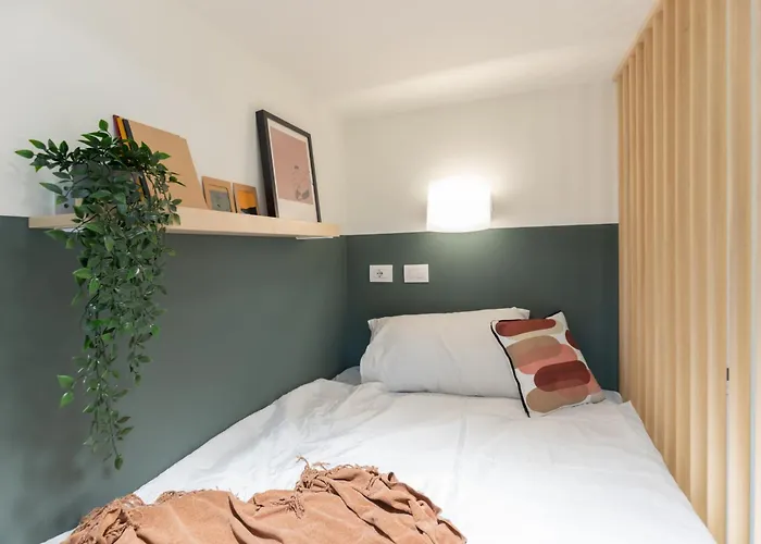 Well-located Campus Near Park Milano