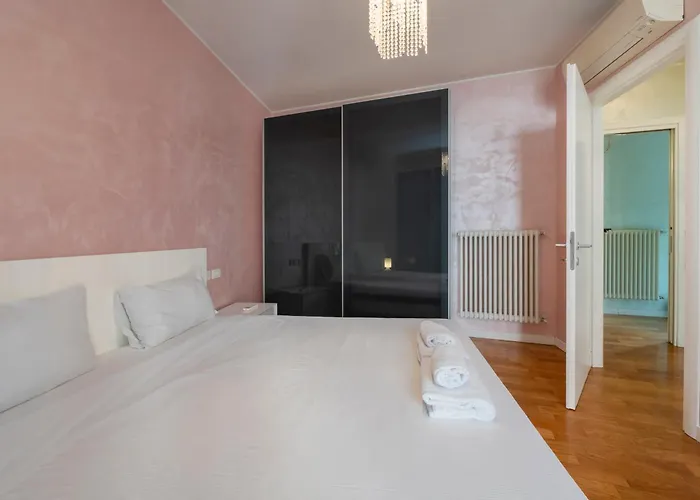 I-host - Certosa 92 * Милан