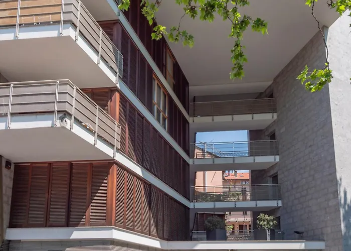 I-host - Certosa 92 * Милан