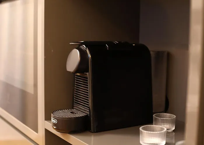 Hostmate - - Pistrucci