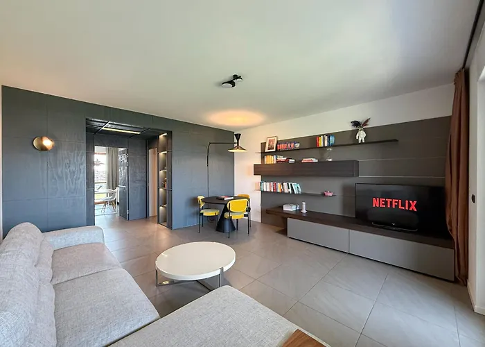 80m2, 7 Piano, Bilocale Con 2 Terrazze E 2 Bagni *