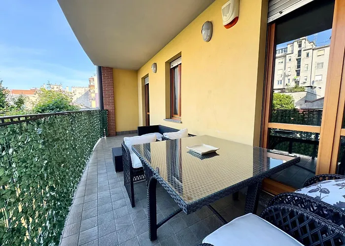 Apartman Spacious 2-bedroom With Large Terrace Milánó