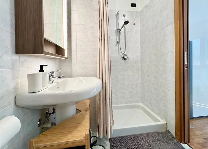 Spacious 2-bedroom With Large Terrace Apartman Milánó