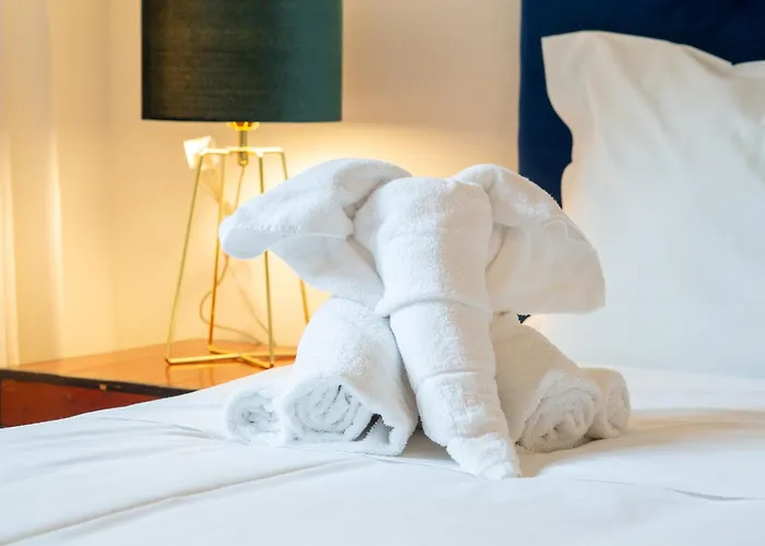 Sempione Apt- Citylife - 4 Posti Letto شقة *