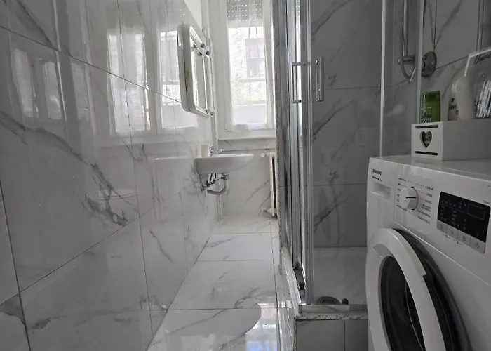 Apartman Rent In Bilocale Di 40 Mq Con Parcheggio Milánó