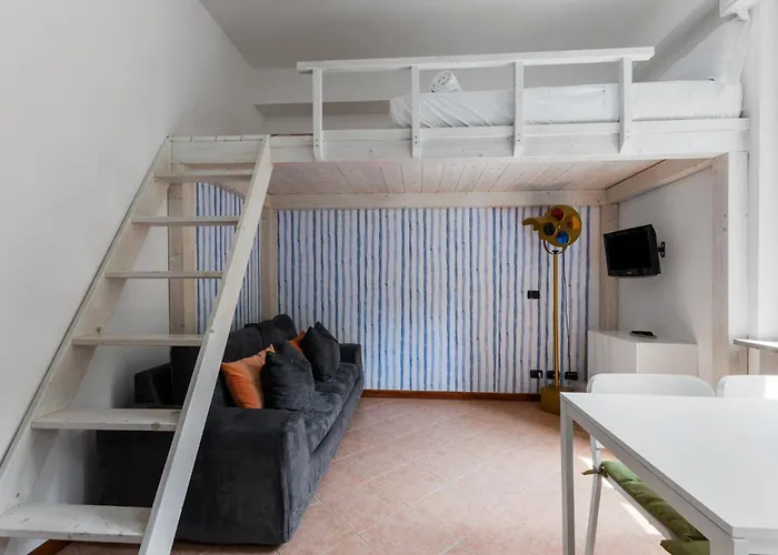 アパート Arco-cina Town, 4 Posti Letto *