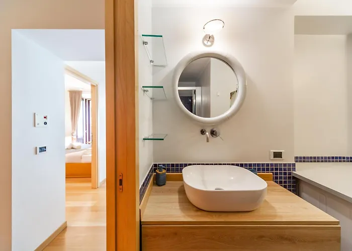 Youhosty - Arco Della Pace * Μιλάνο