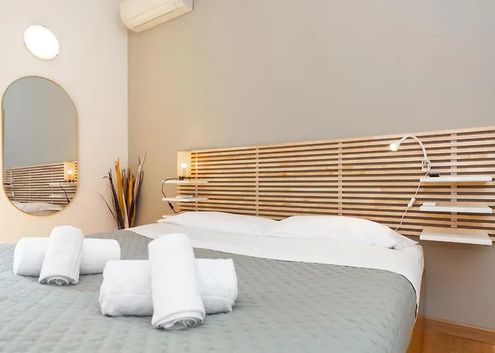 Daire Youhosty - Arco Della Pace