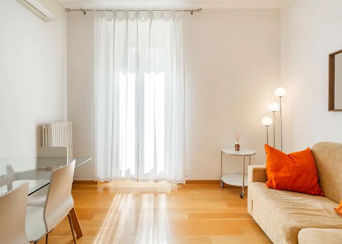 Youhosty - Arco Della Pace *