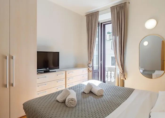 Daire Youhosty - Arco Della Pace *