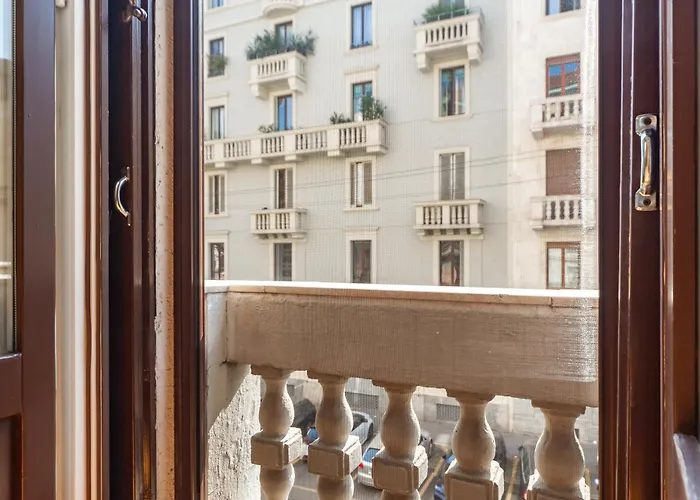 Youhosty - Arco Della Pace * Milano