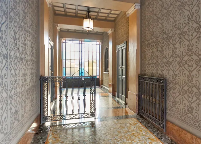 Youhosty - Arco Della Pace *