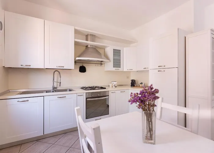 The Golden Floor - New Bright * Milán