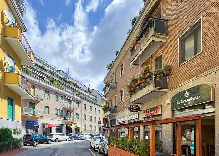 The Golden Floor - New Bright * Milán