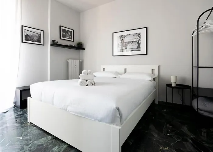 Contrasti - Black & White 밀라노