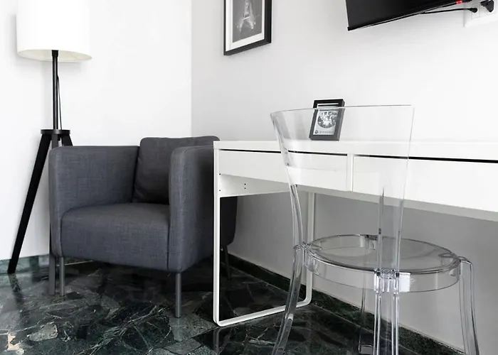 Contrasti - Black & White 밀라노