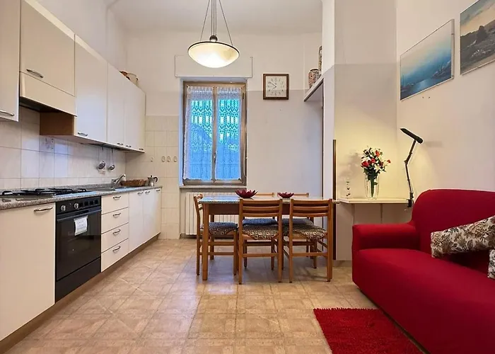 Classic House 15 Minutes From Duomo Apartment