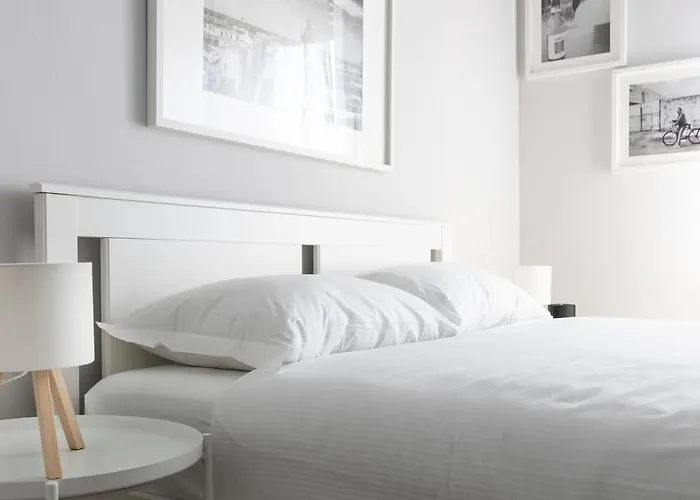 Contrasti - Black & White * 밀라노