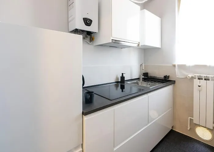 Contrasti - Black & White 밀라노