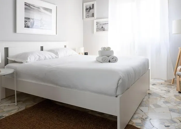 Contrasti - Black & White 아파트 밀라노